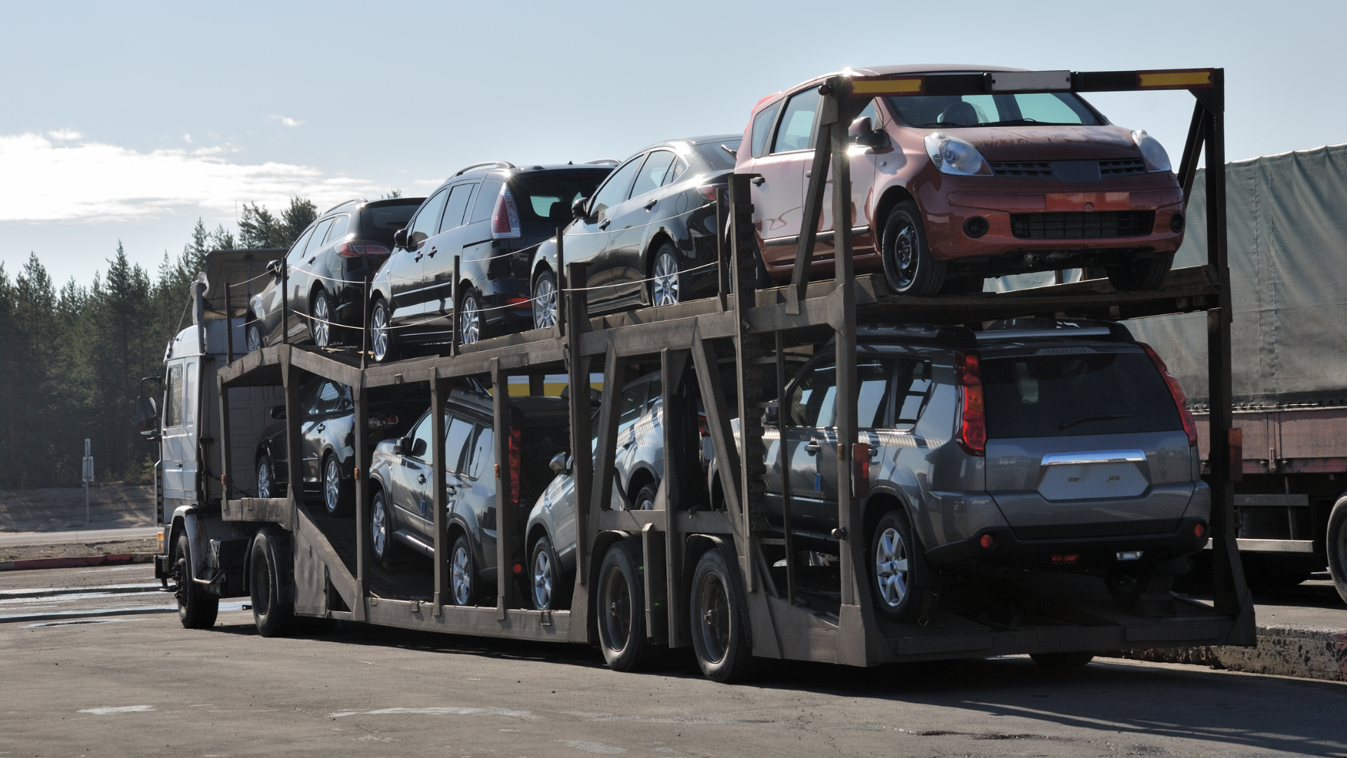 Find Low Car Shipping Costs with Shipedi