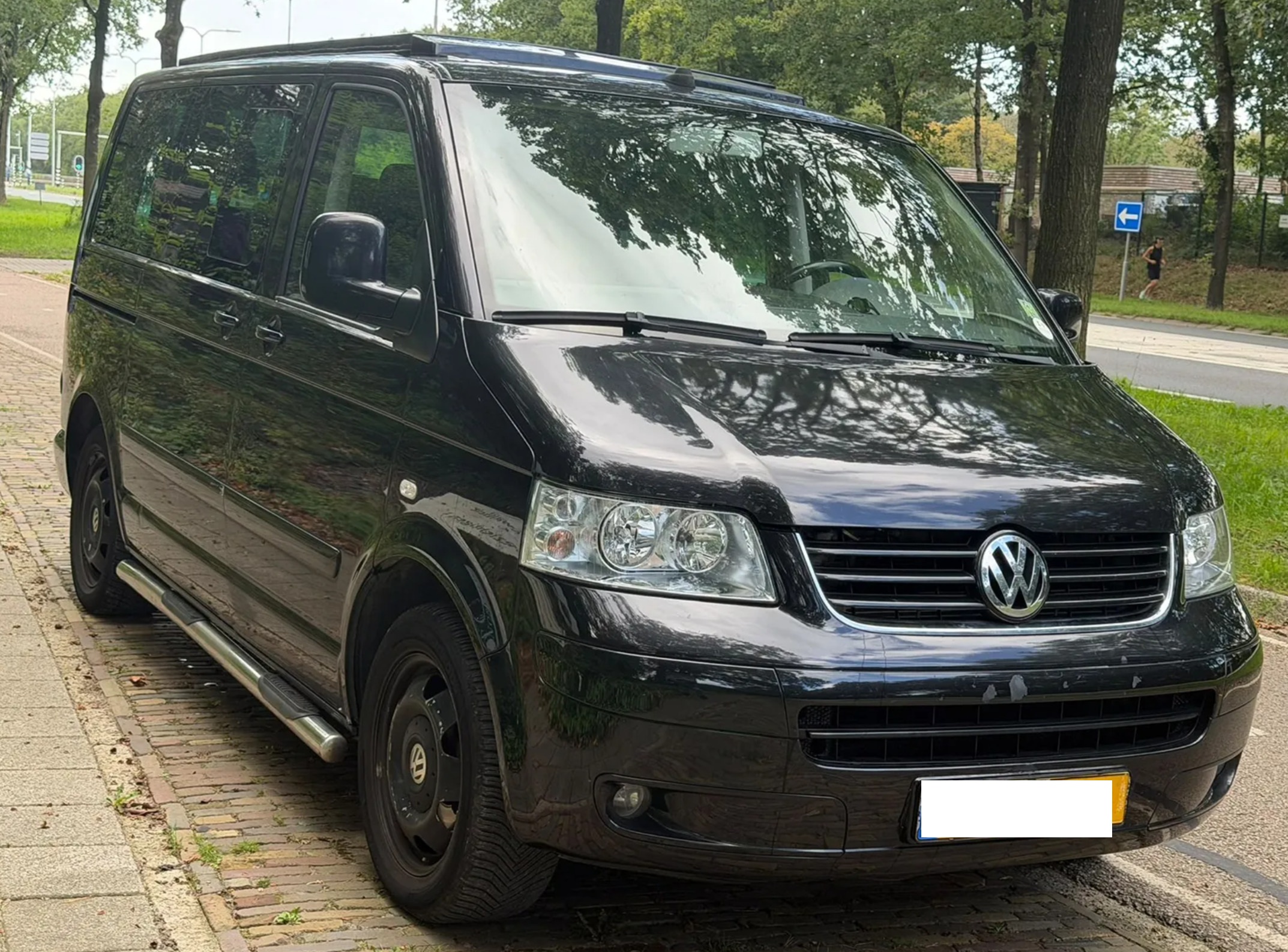 VW T5 – only 29/10 or 30/10 in Spijkenisse, NL
